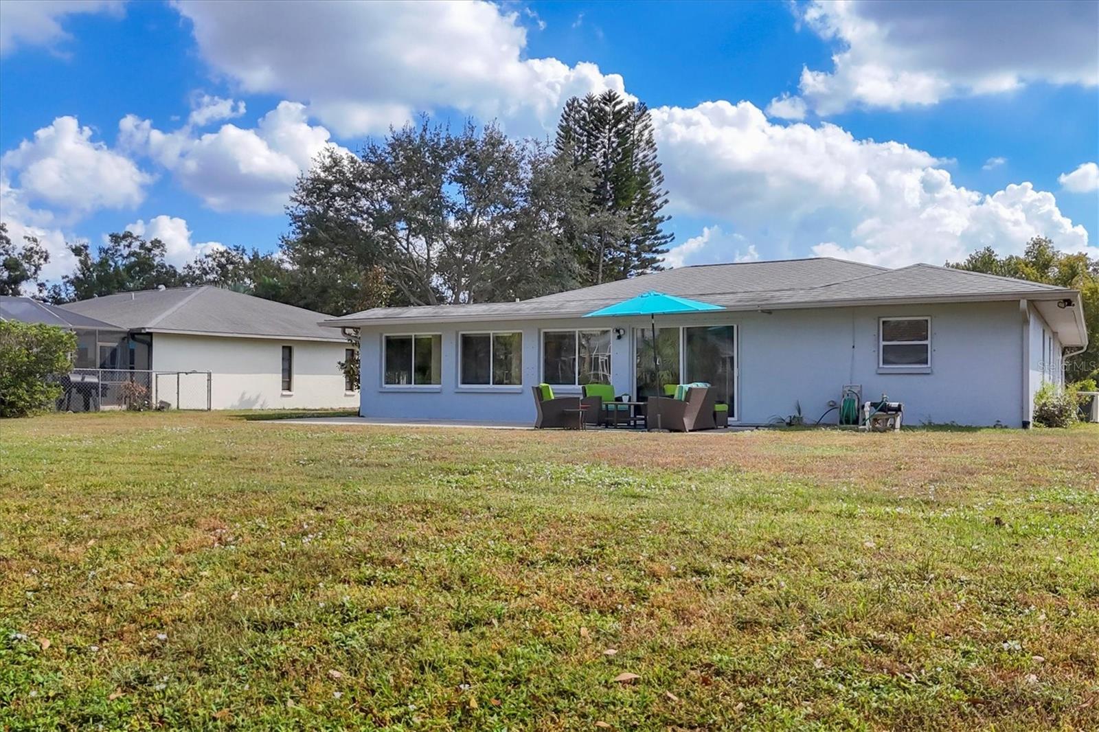 COUNTRY MEADOWS - Residential