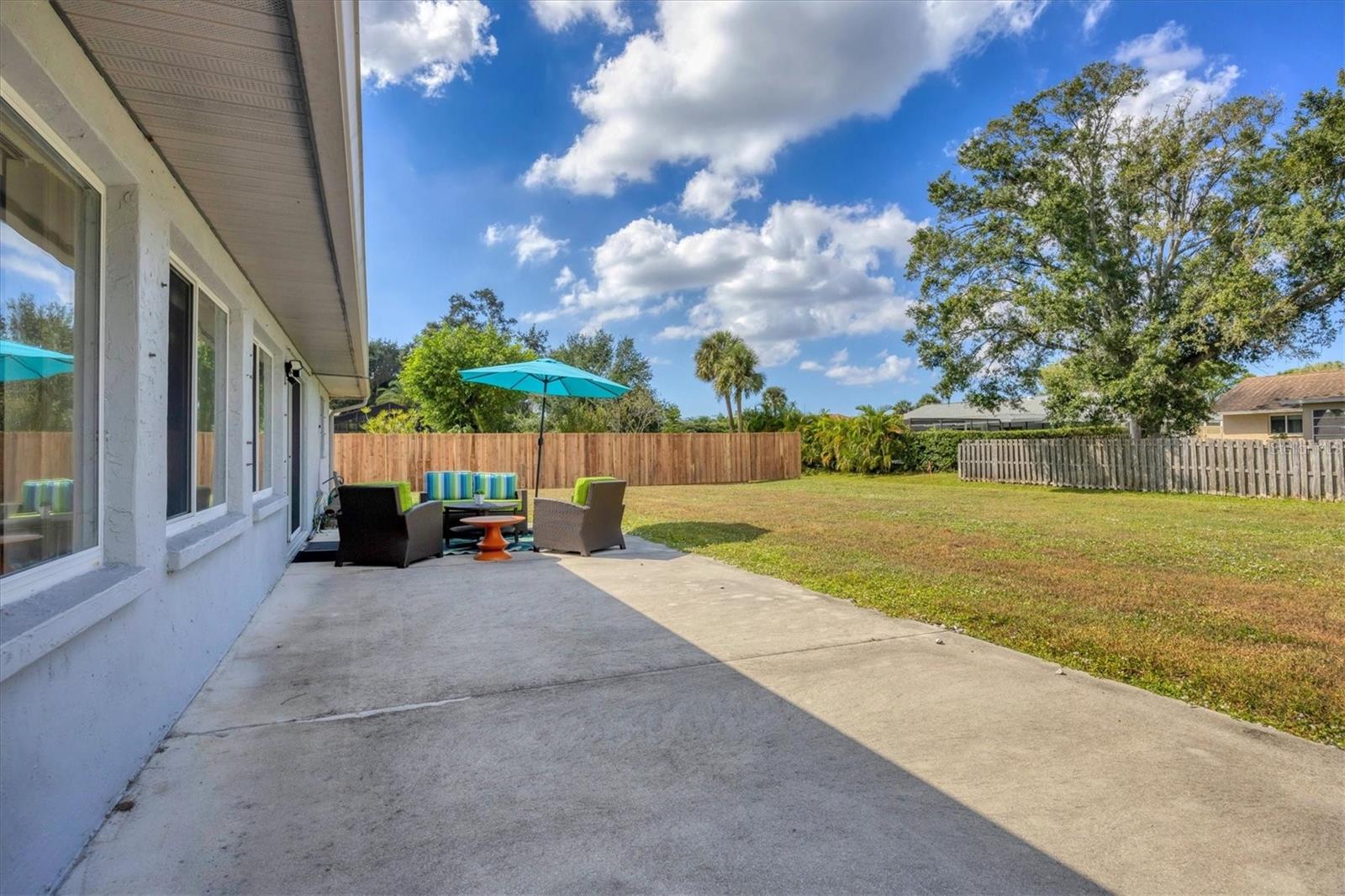 COUNTRY MEADOWS - Residential