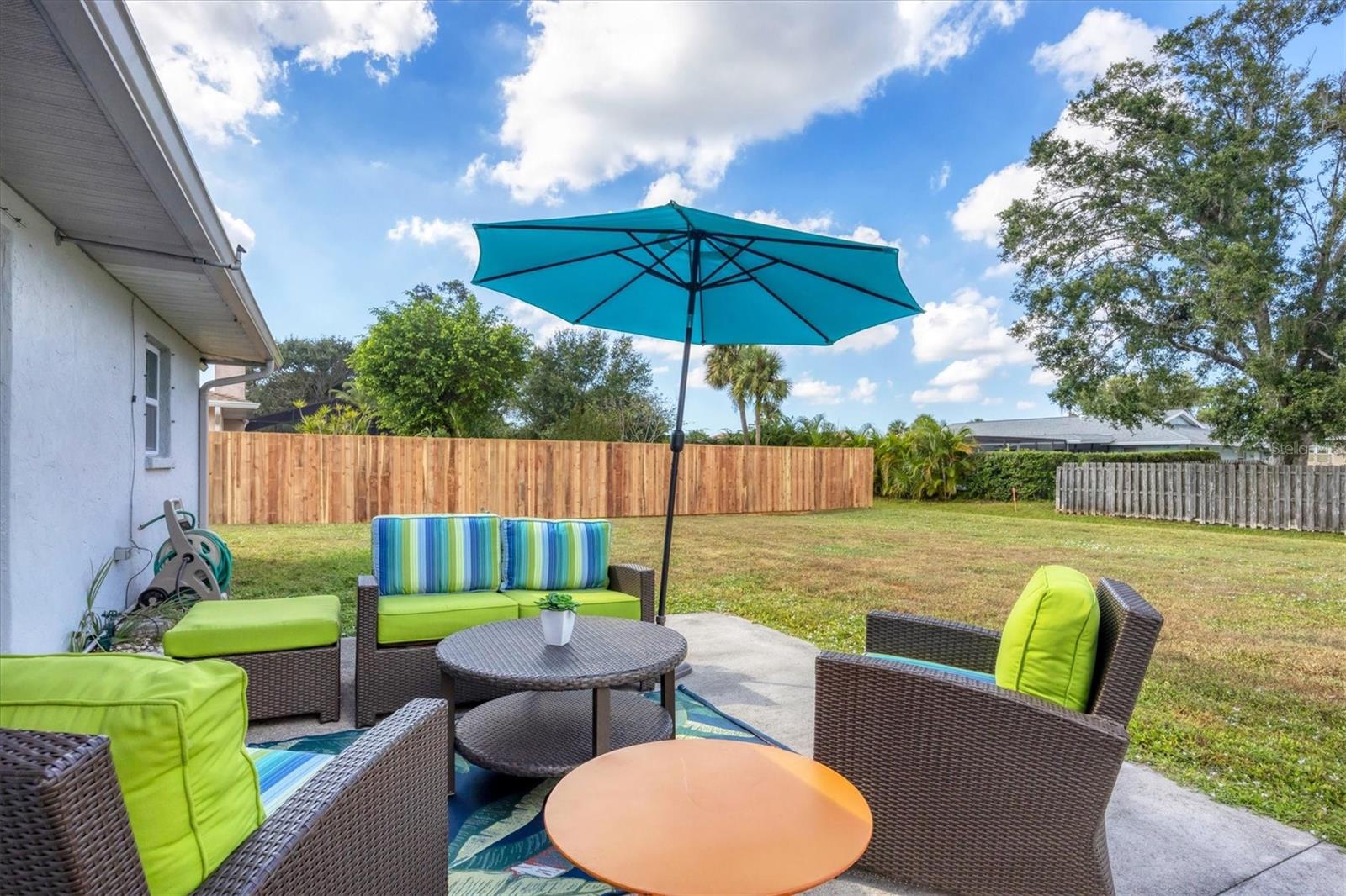 COUNTRY MEADOWS - Residential