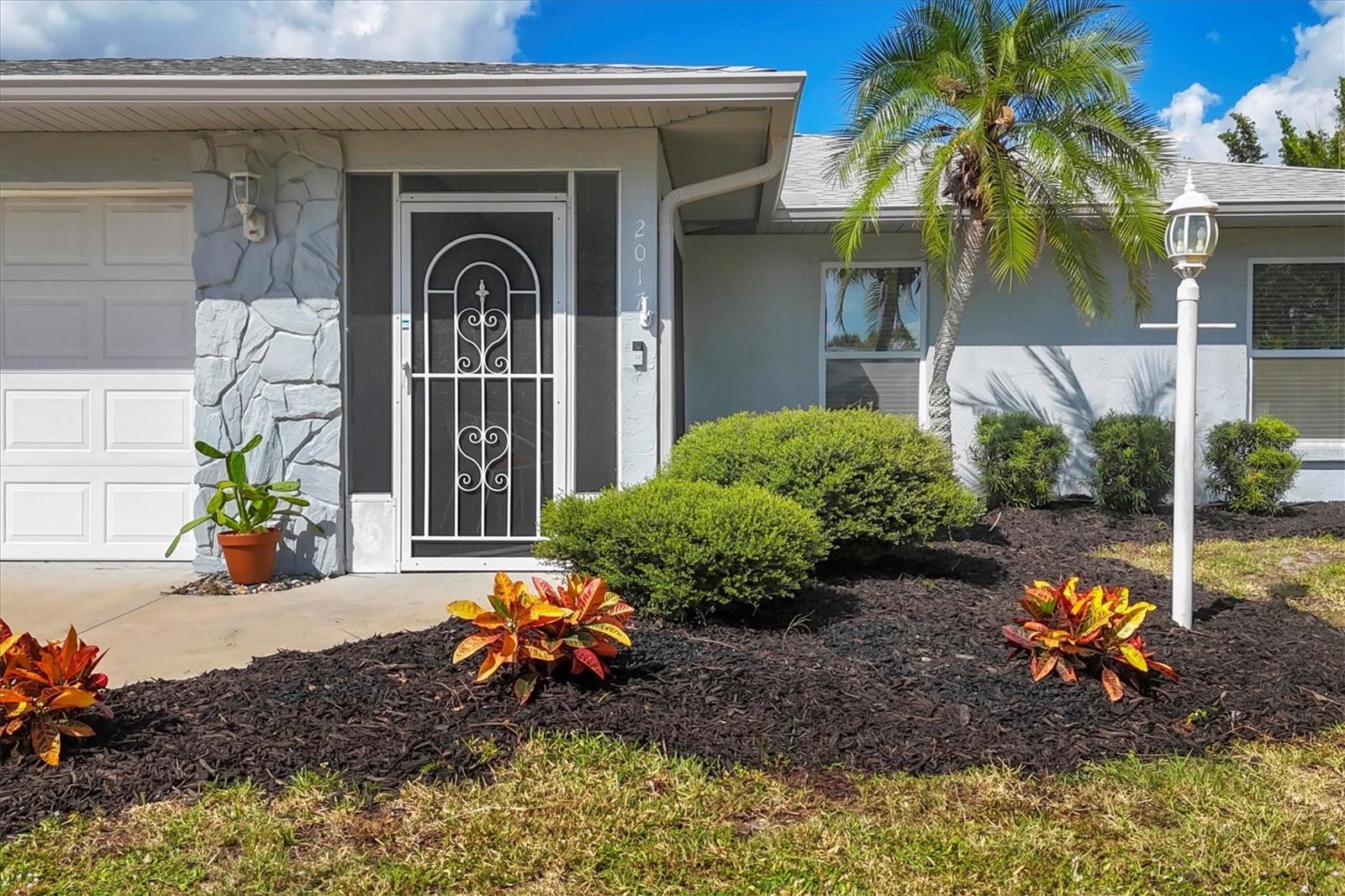 COUNTRY MEADOWS - Residential