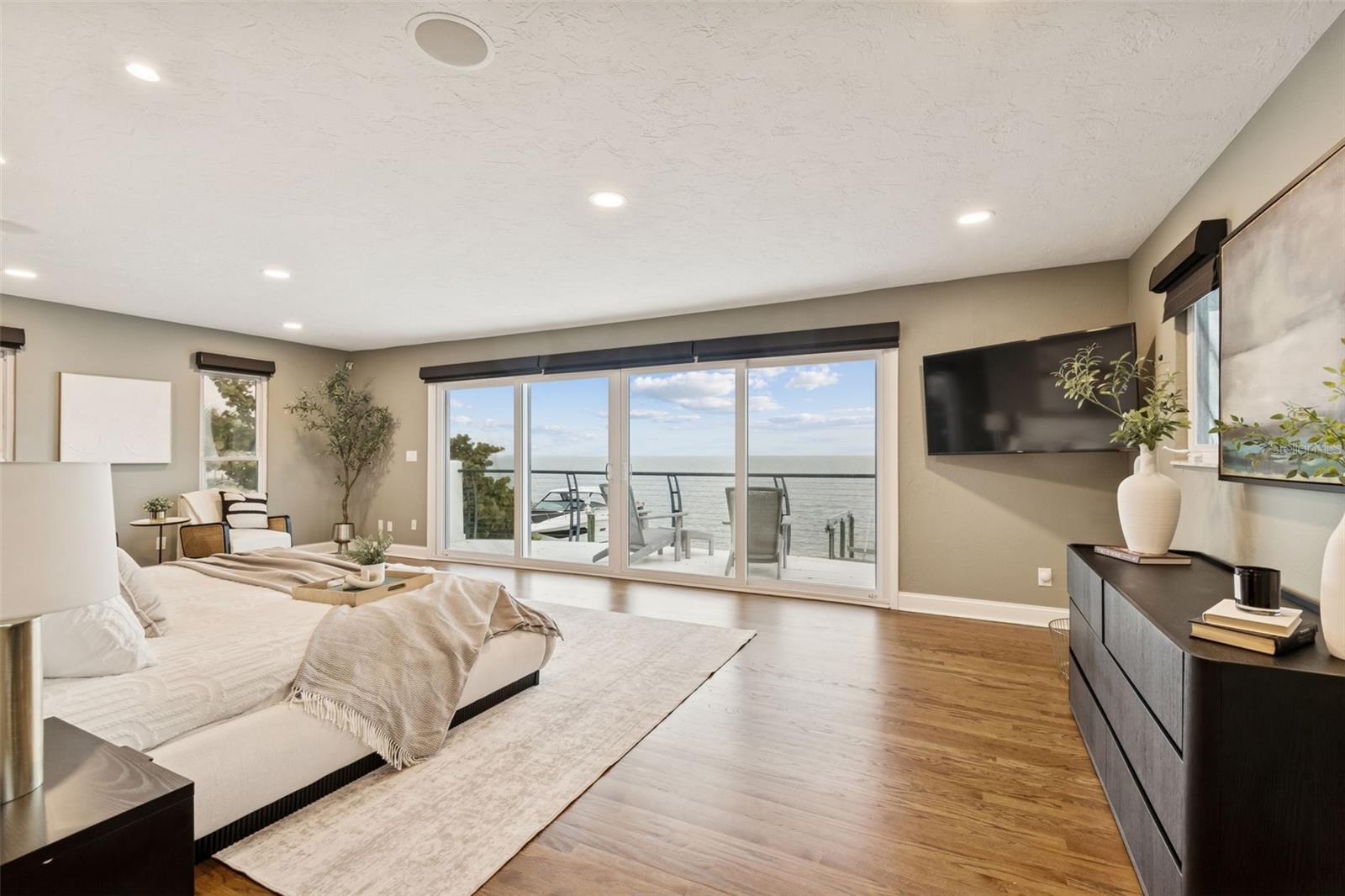 VENETIAN ISLES - Residential