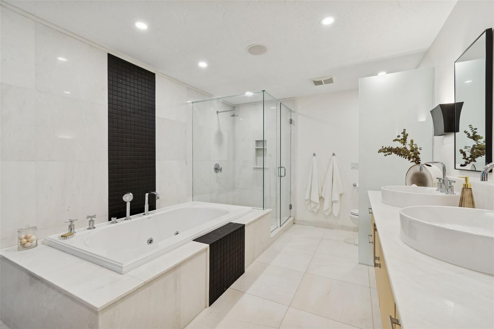 VENETIAN ISLES - Residential