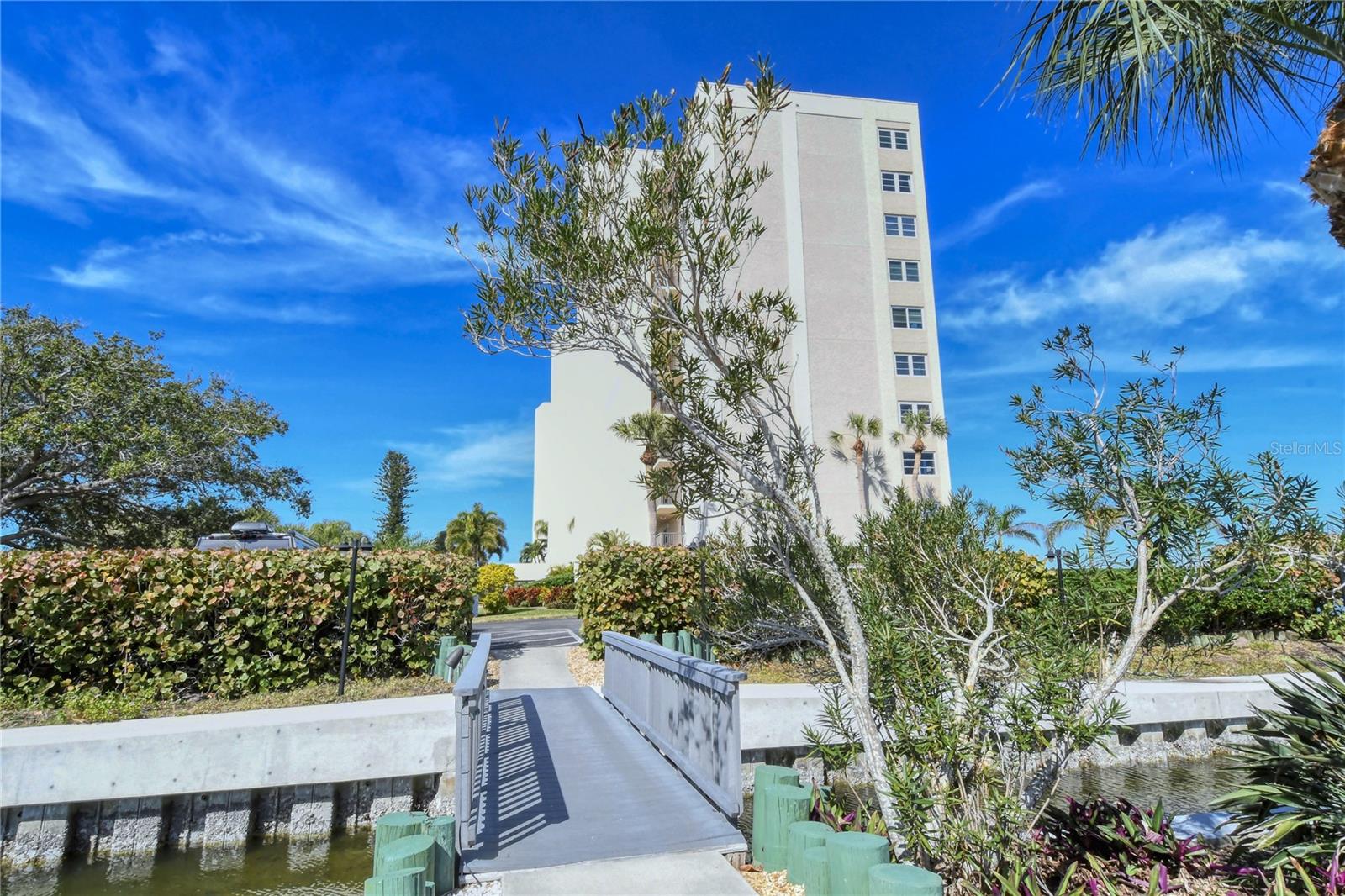 POINTE ON MIDNIGHT PASS - Residential