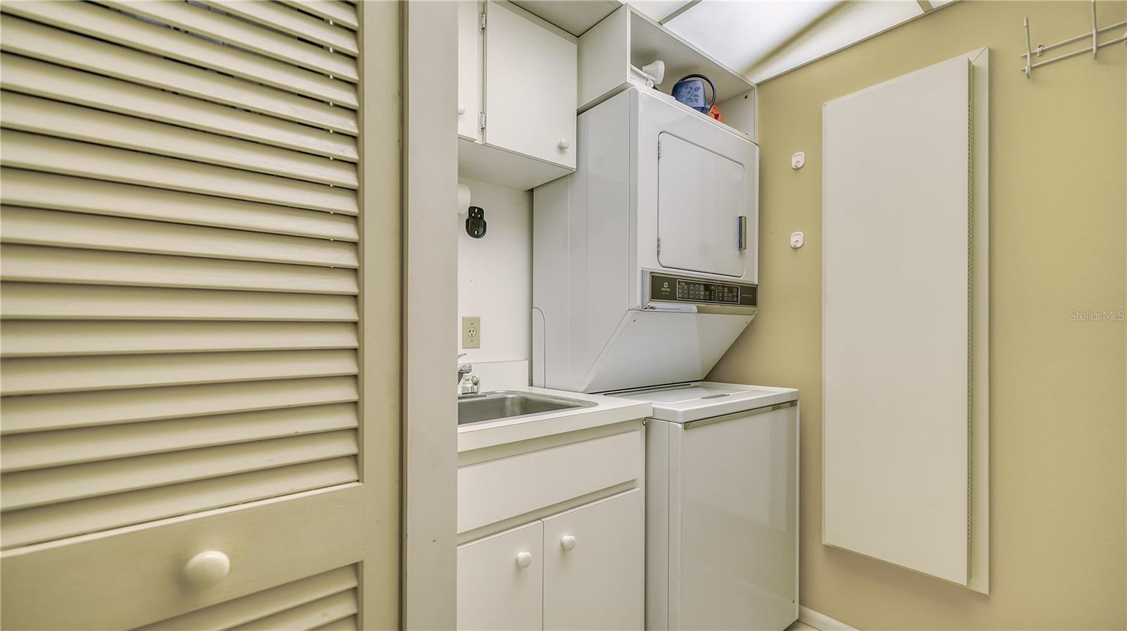 POINTE ON MIDNIGHT PASS - Residential