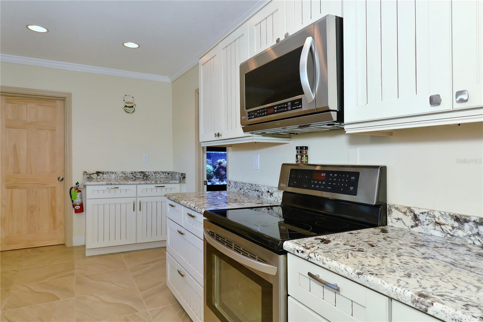 POINTE ON MIDNIGHT PASS - Residential