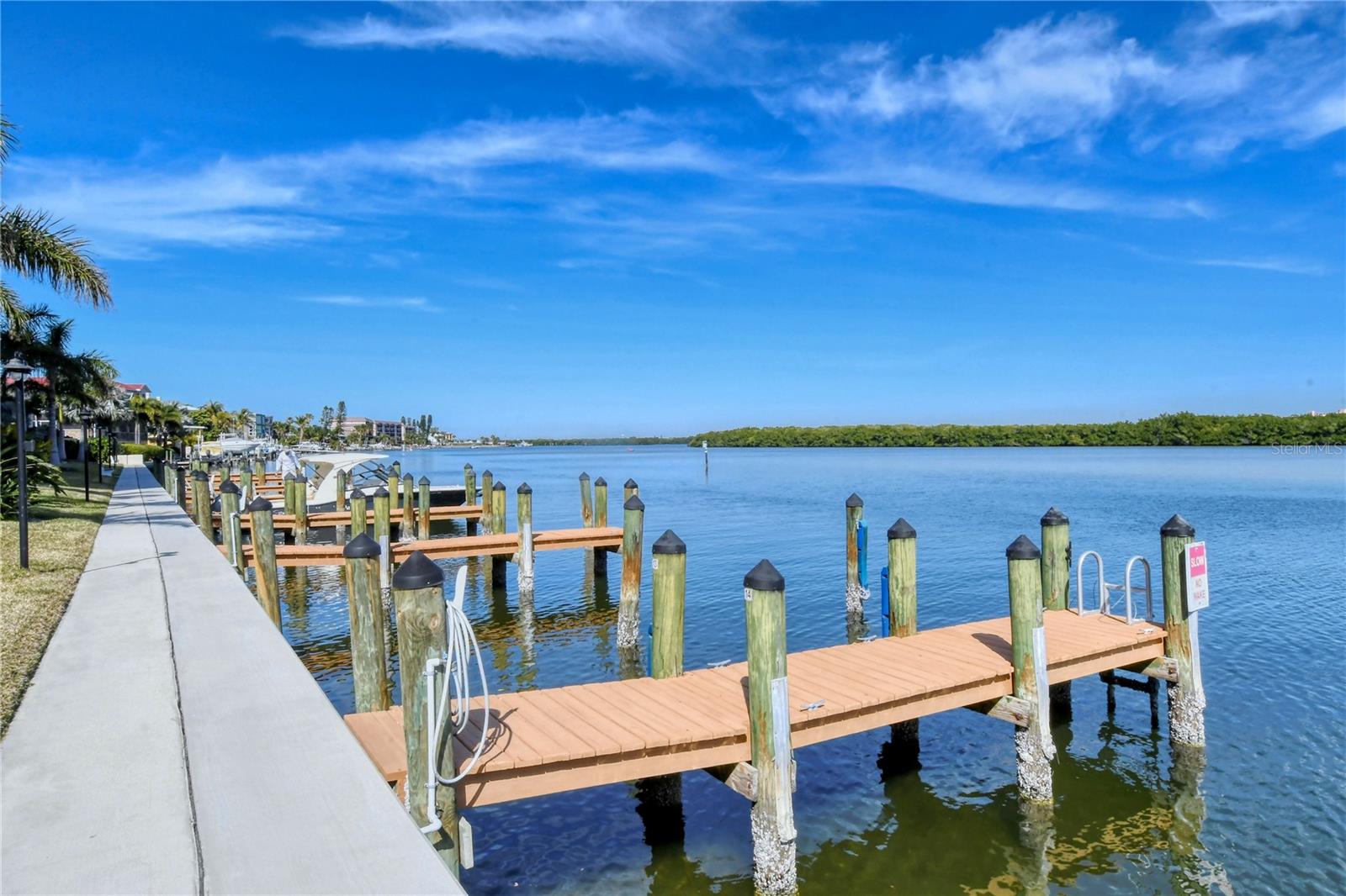 POINTE ON MIDNIGHT PASS - Residential