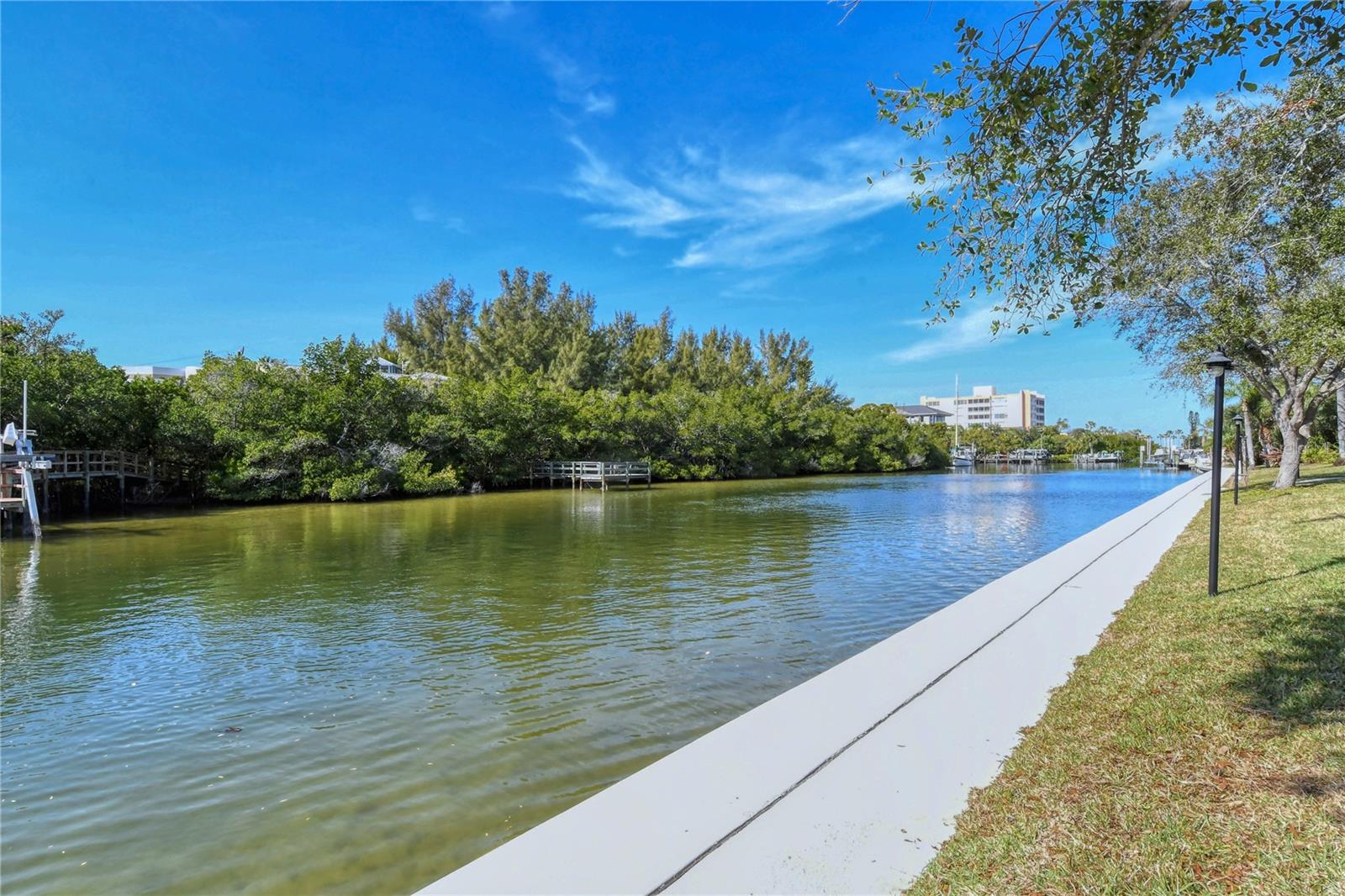 POINTE ON MIDNIGHT PASS - Residential