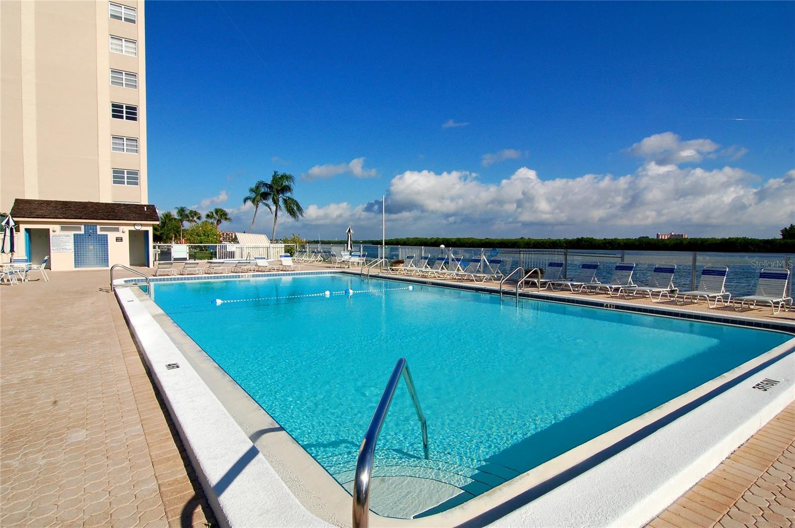 POINTE ON MIDNIGHT PASS - Residential