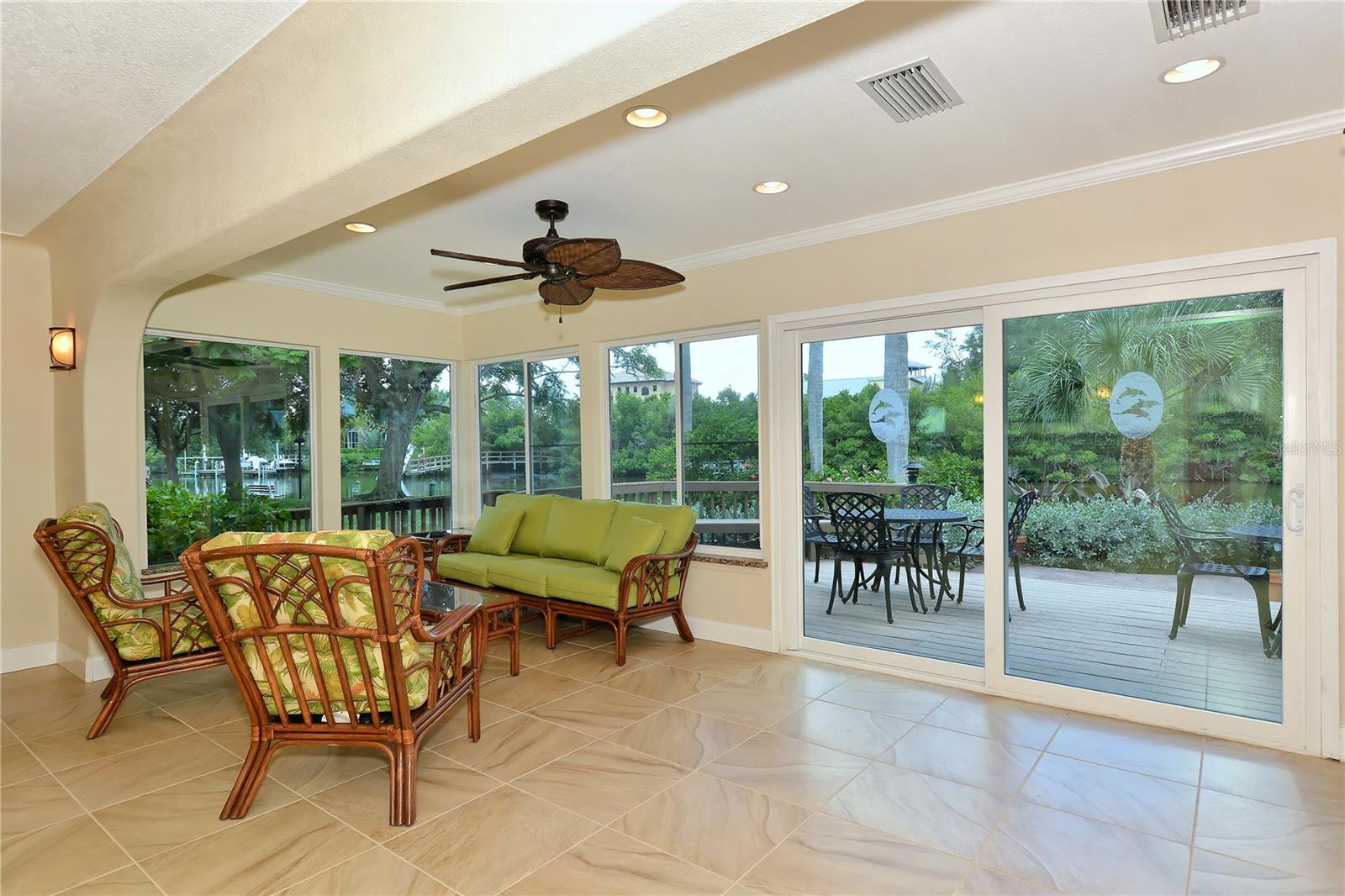 POINTE ON MIDNIGHT PASS - Residential