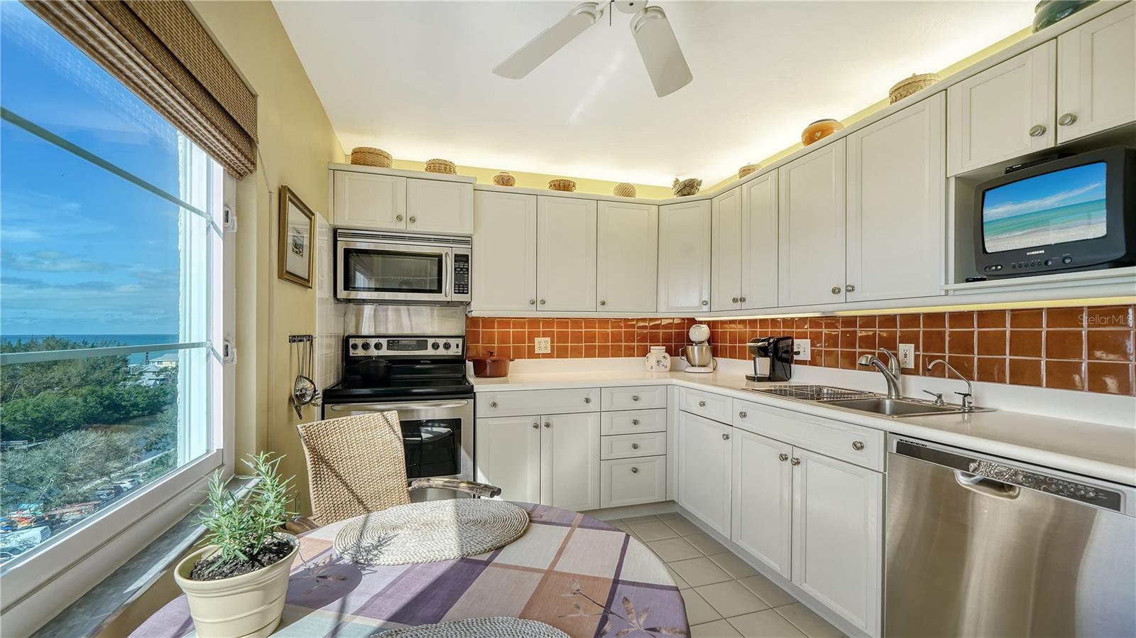 POINTE ON MIDNIGHT PASS - Residential