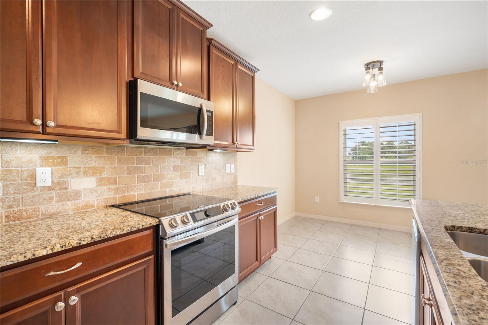 RESERVE/PRADERA PH 1A - Residential Lease