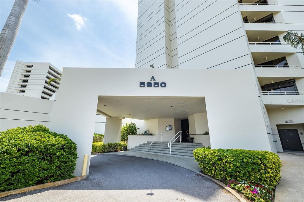 Photo of 5950 Pelican Bay Plaza S #204, Gulfport, FL 33707 (MLS # TB8443866)