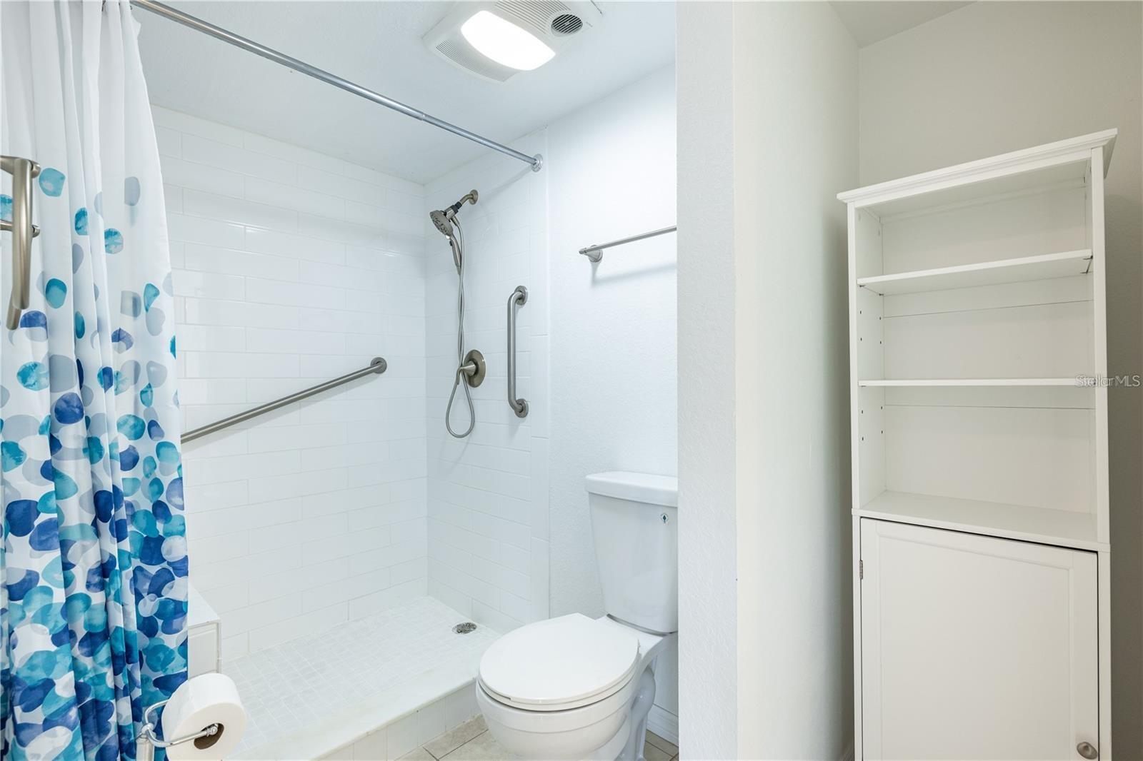 PELICAN BAY YACHT CLUB CONDO BLDG A - Residential