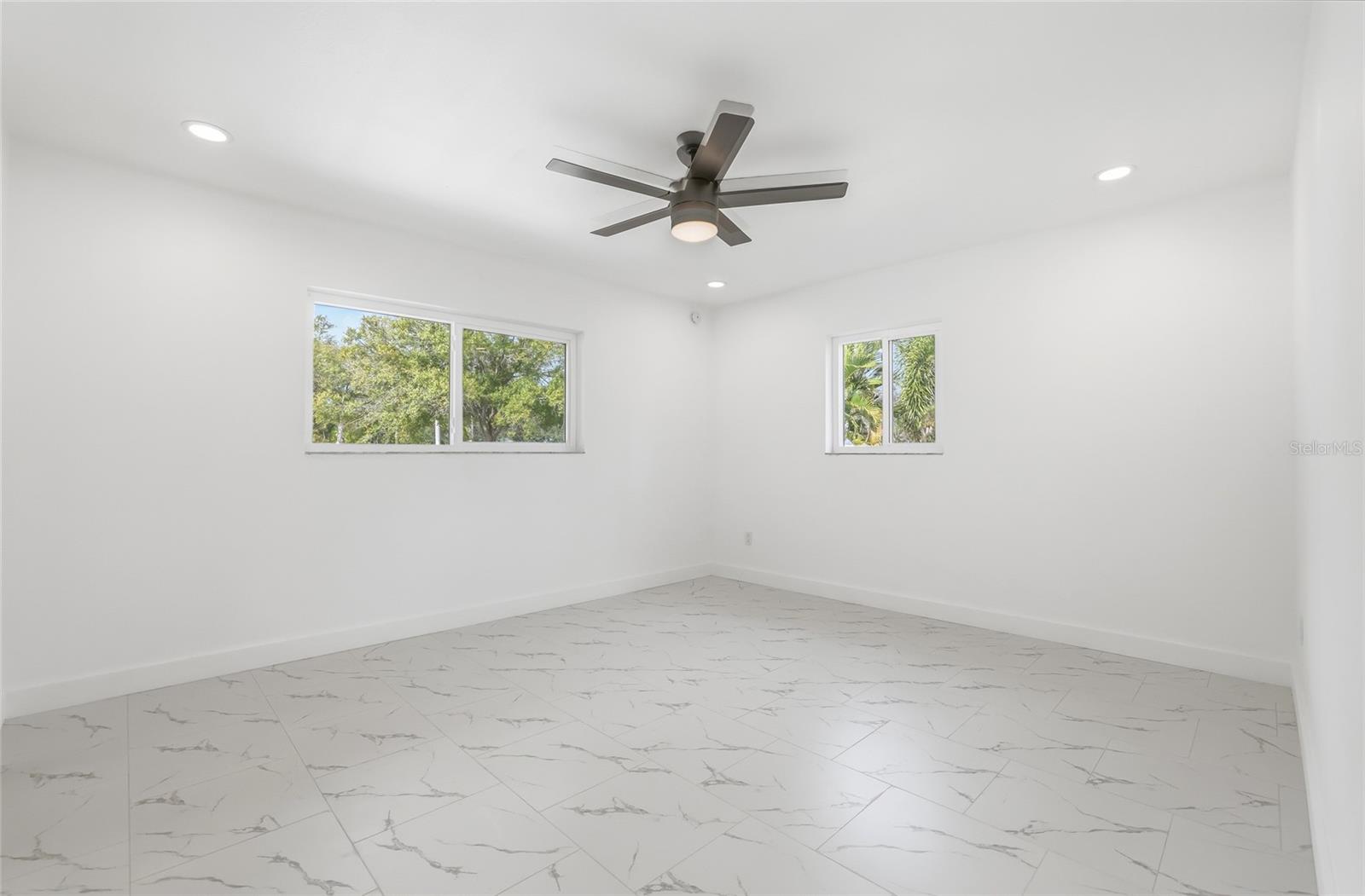 SNELL SHORES MANOR - Residential