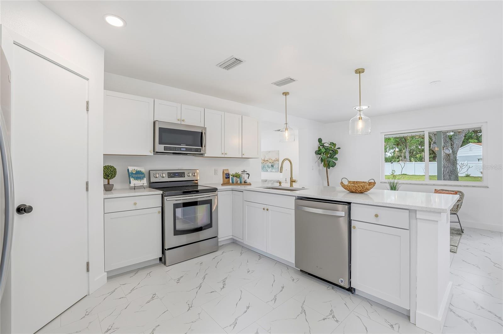 SNELL SHORES MANOR - Residential