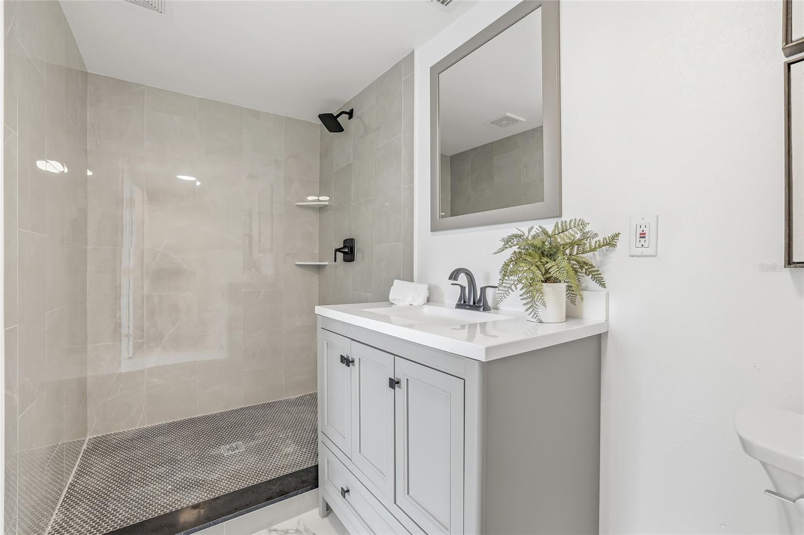 SNELL SHORES MANOR - Residential