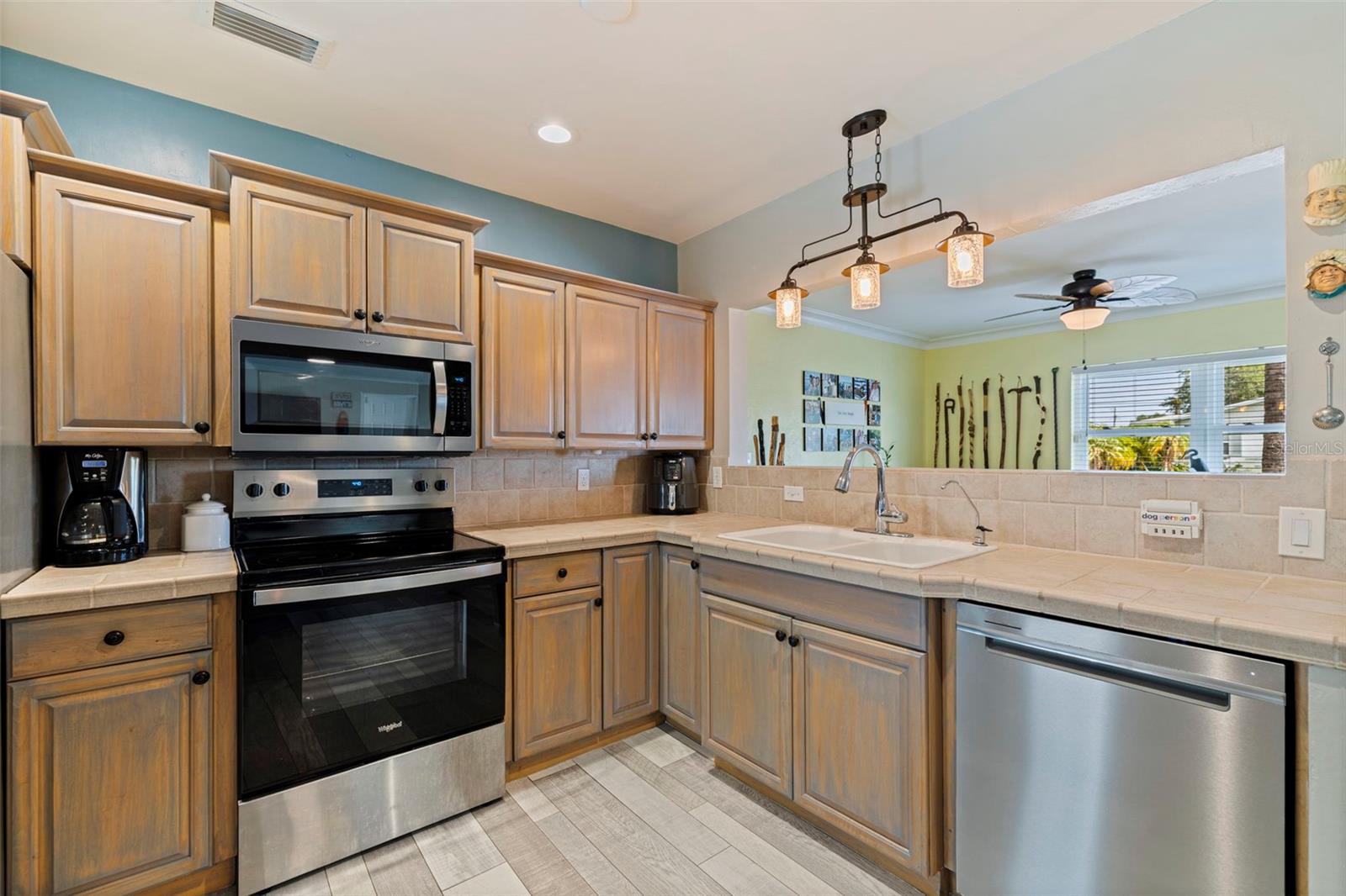 SIRMONS ESTATES - Residential