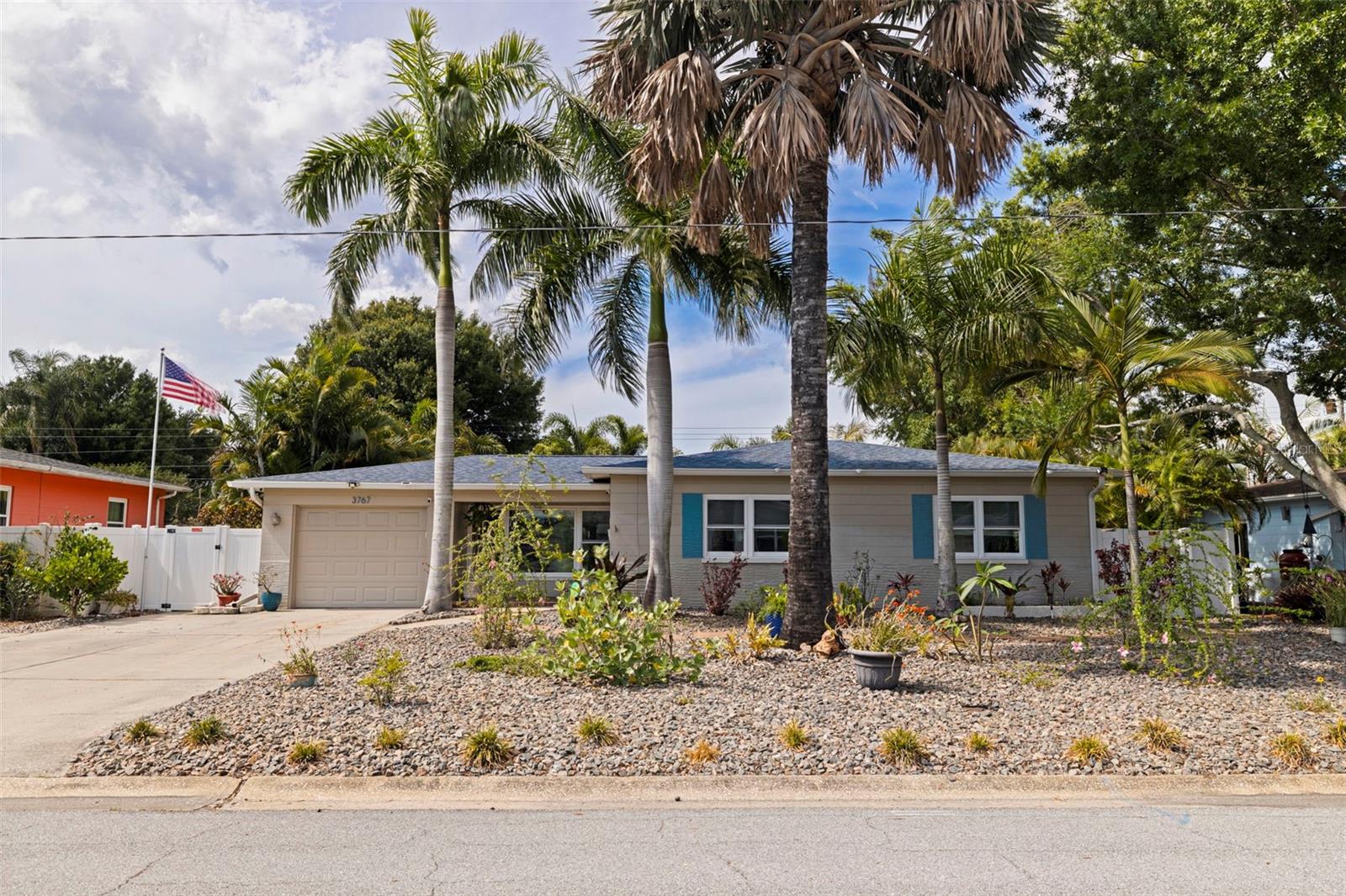 SIRMONS ESTATES - Residential
