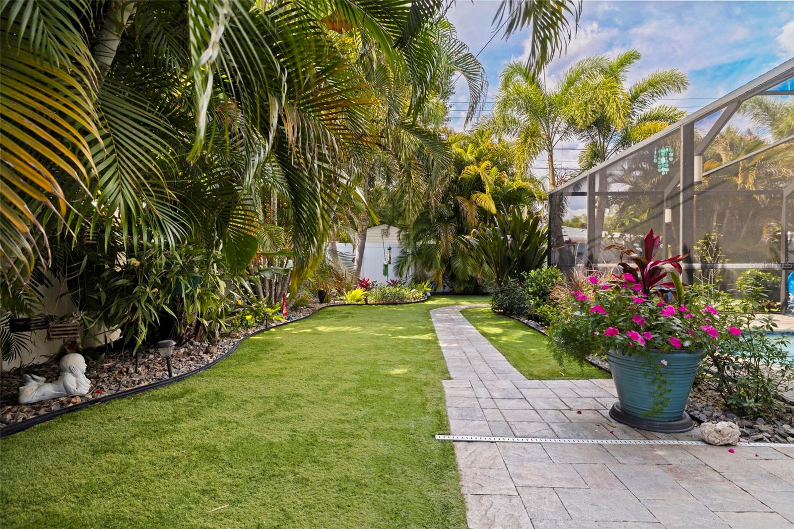 SIRMONS ESTATES - Residential