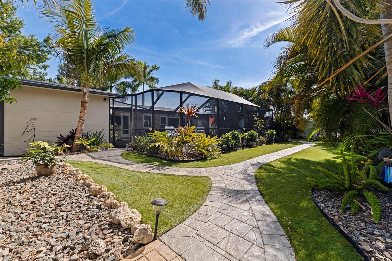 SIRMONS ESTATES - Residential