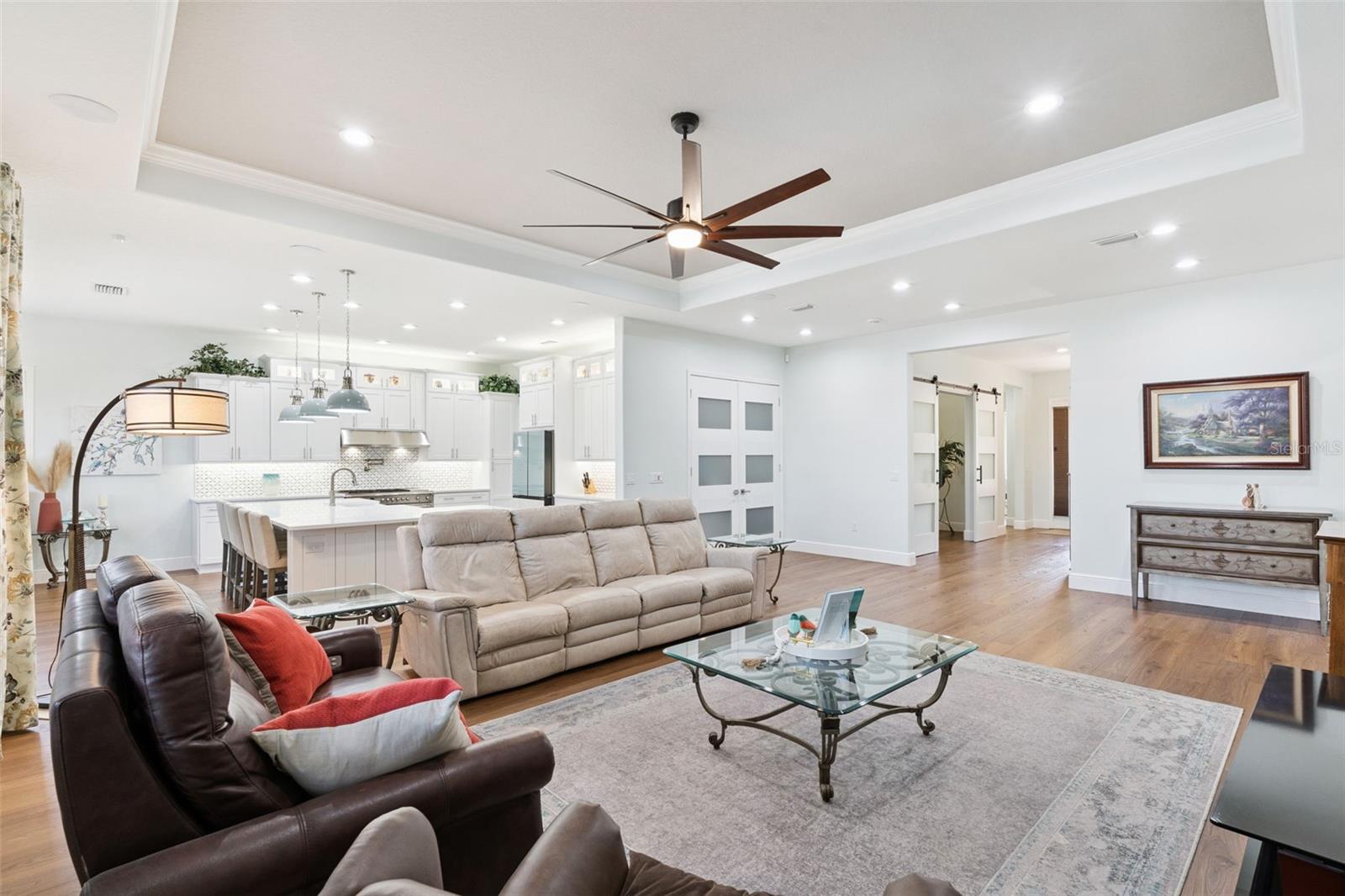 BELLA LAGO - Residential