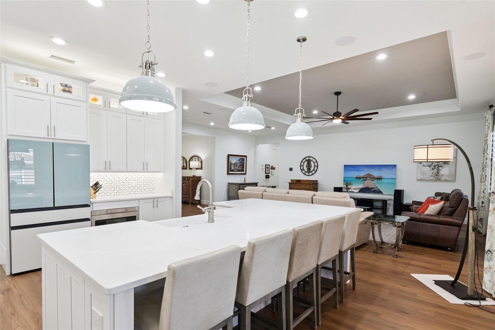 BELLA LAGO - Residential