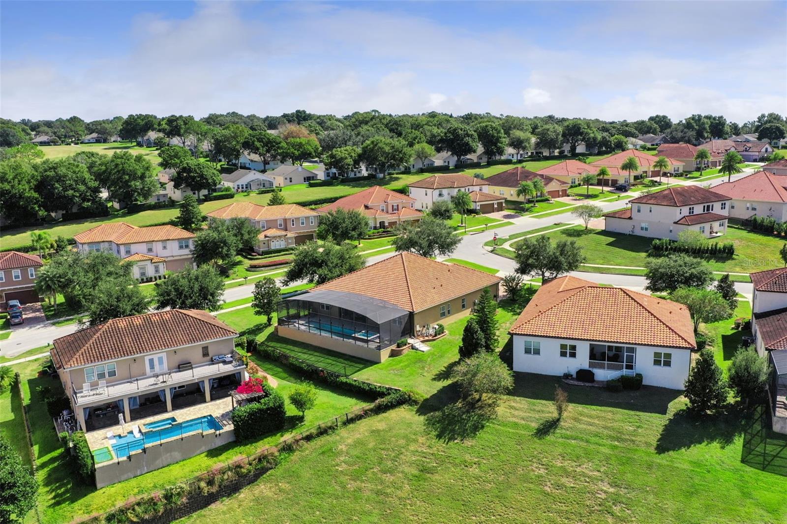 BELLA LAGO - Residential