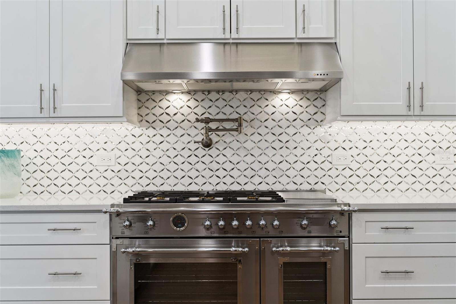 BELLA LAGO - Residential