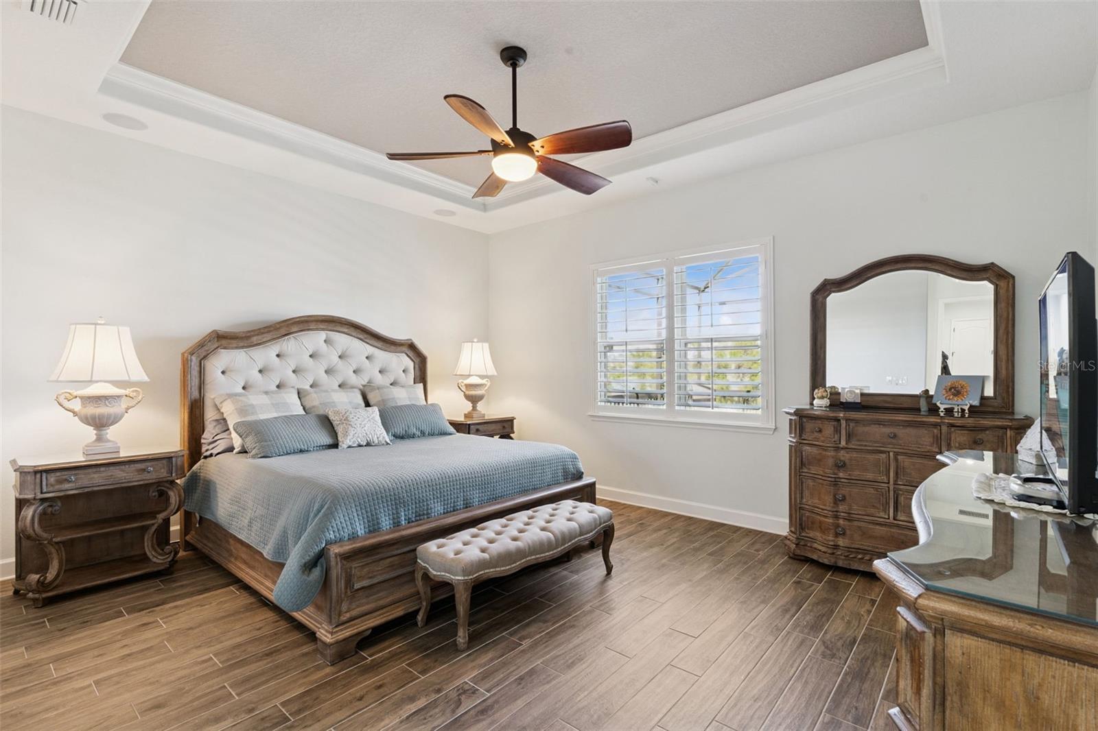 BELLA LAGO - Residential