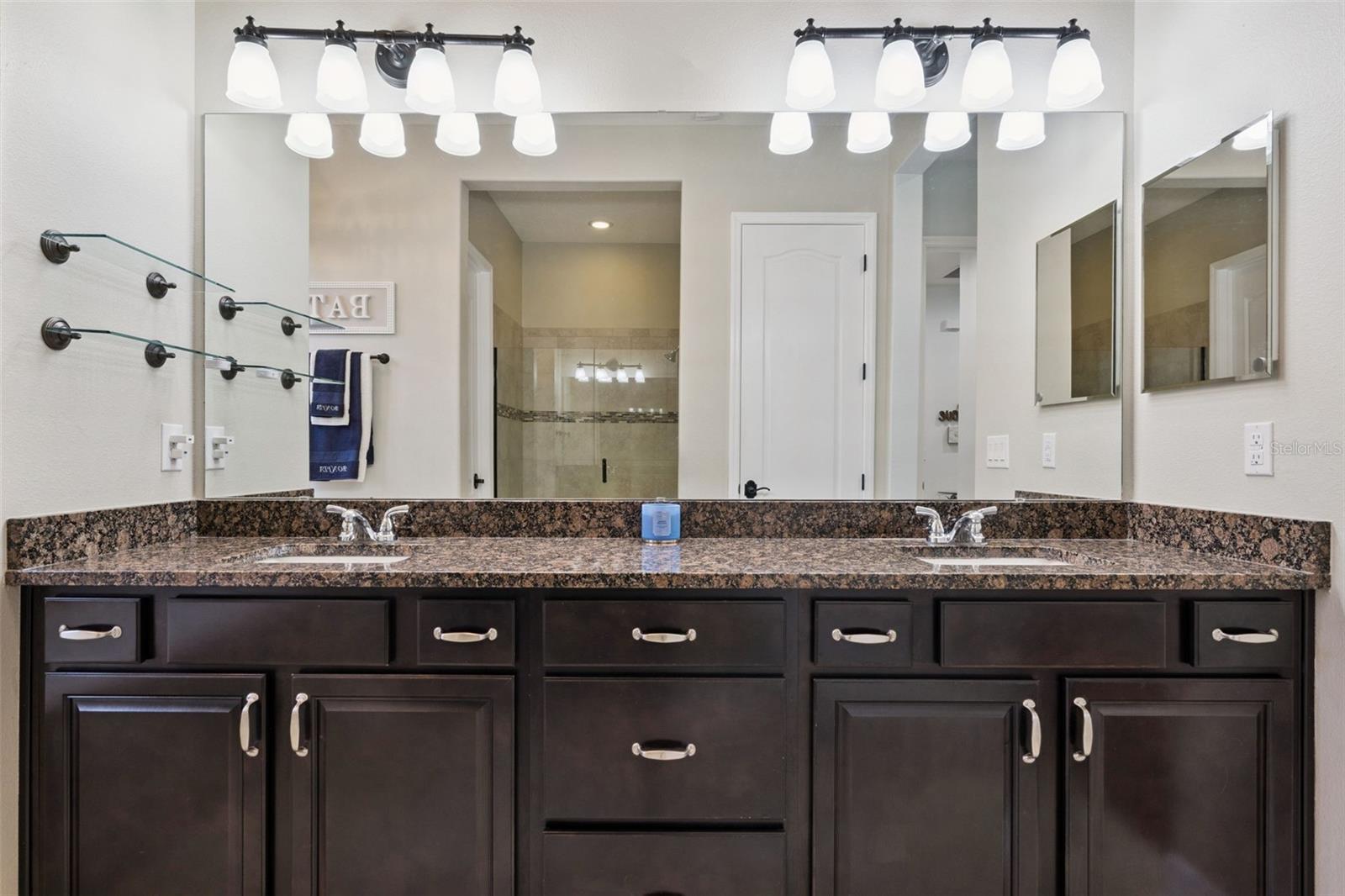 BELLA LAGO - Residential