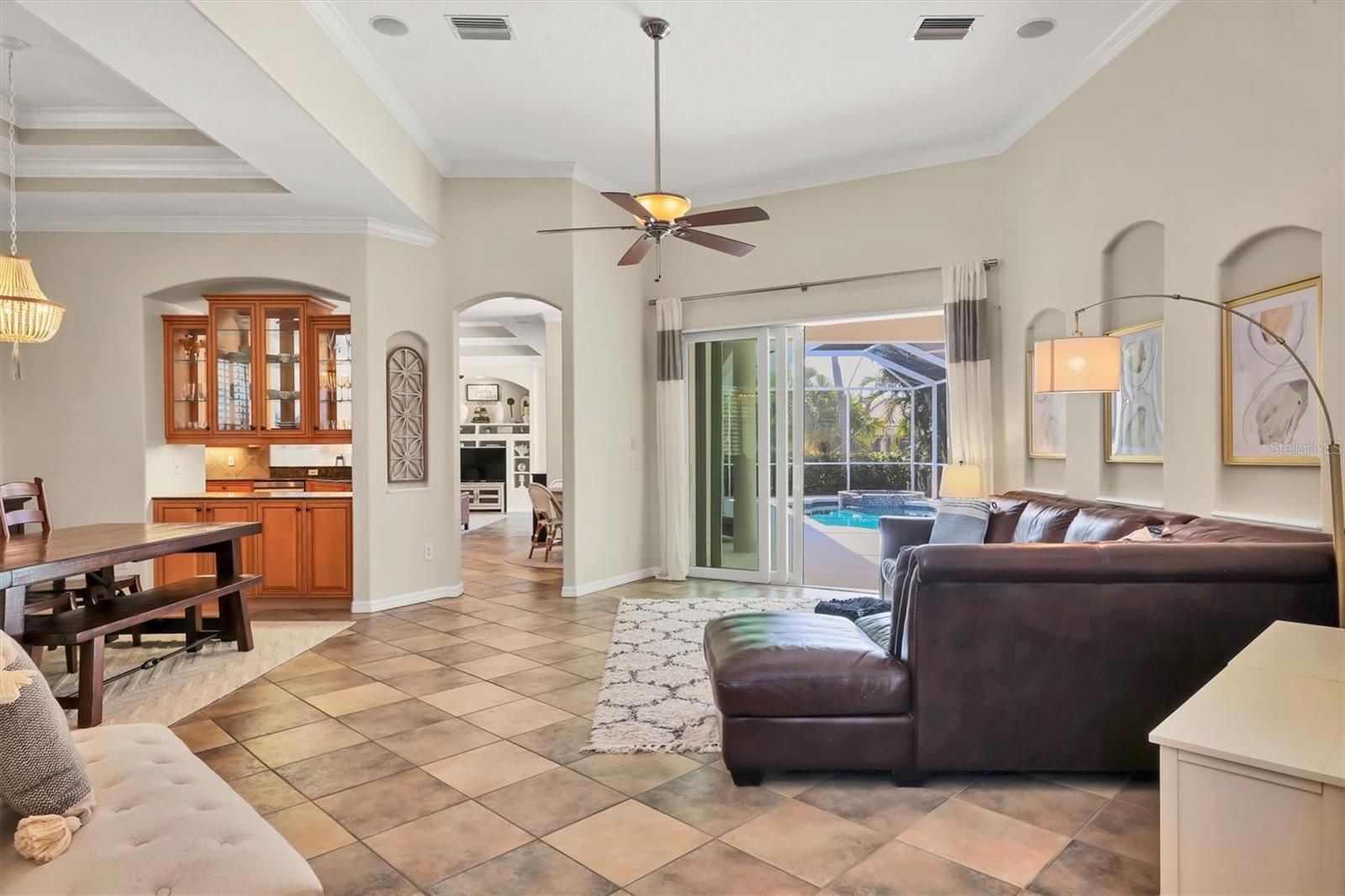 SHORE OAKS - Residential