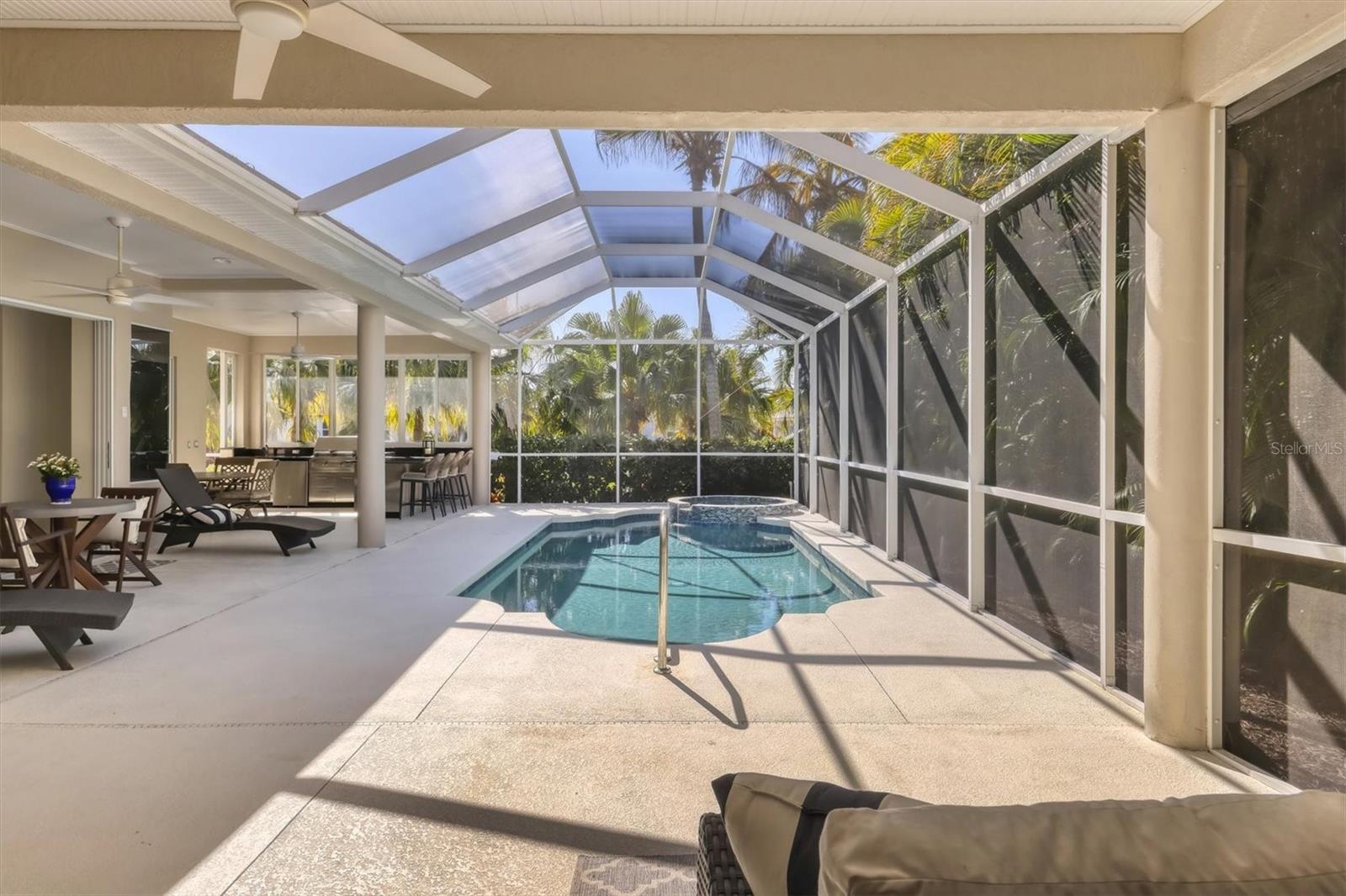 SHORE OAKS - Residential