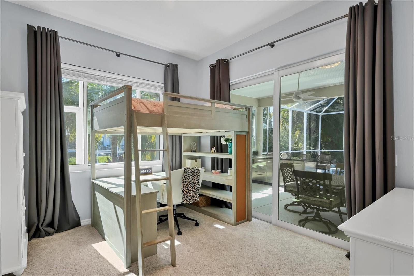 SHORE OAKS - Residential