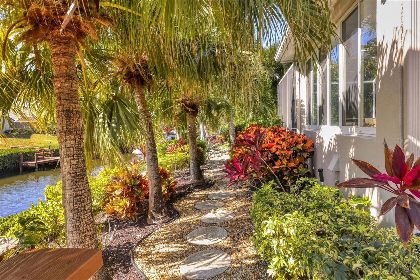 SHORE OAKS - Residential