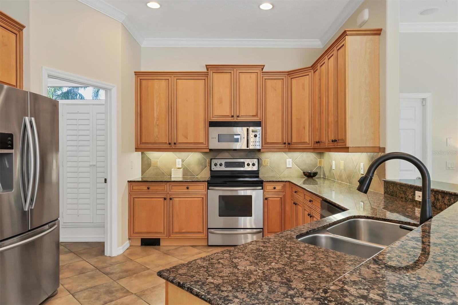 SHORE OAKS - Residential