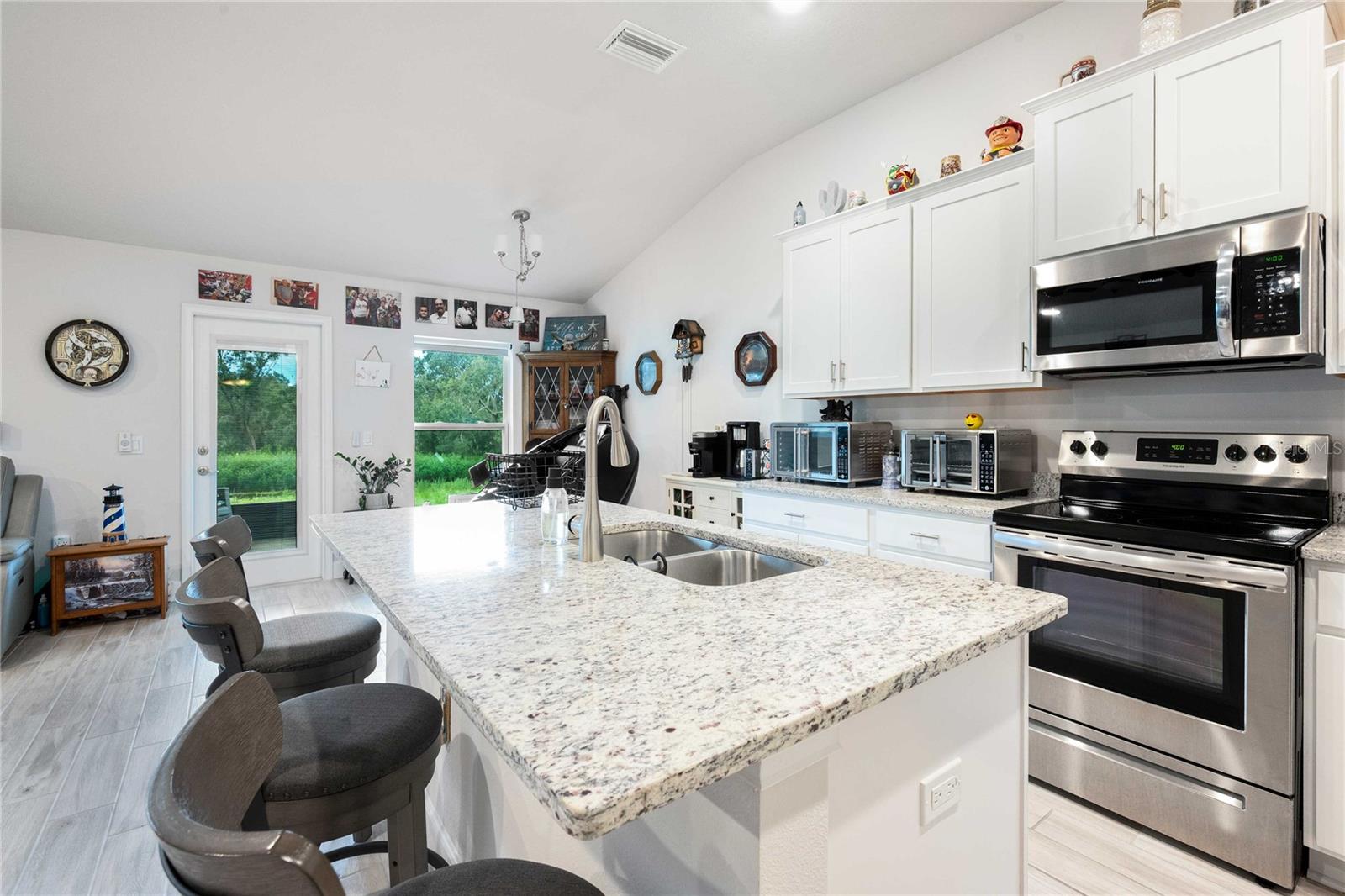 ABBEY GLEN - Residential