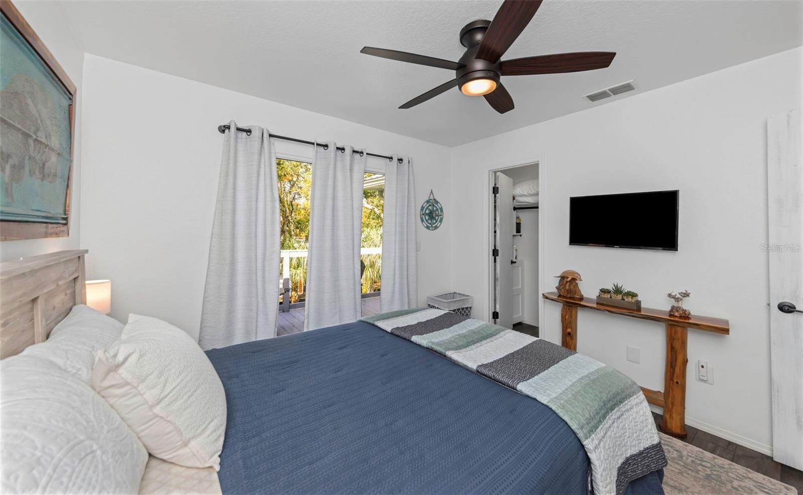 CHASSAHOWITZKA RIVER SHRS UN 1 - Residential