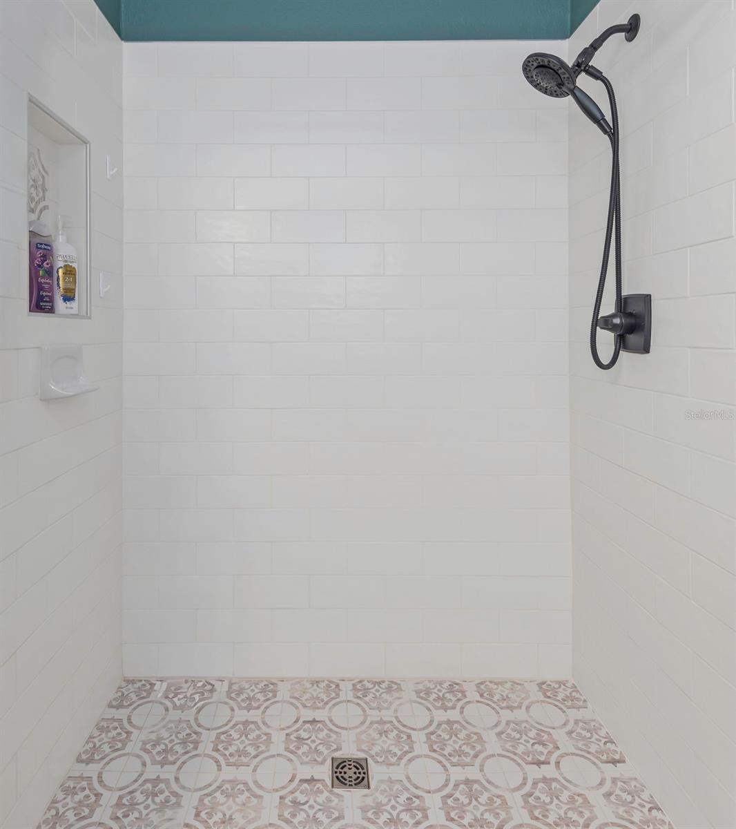 CHASSAHOWITZKA RIVER SHRS UN 1 - Residential