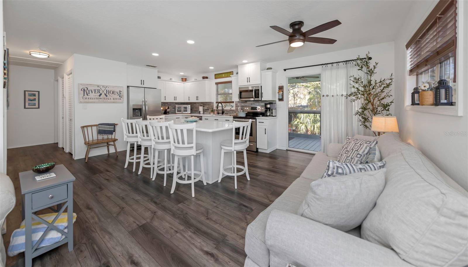 CHASSAHOWITZKA RIVER SHRS UN 1 - Residential