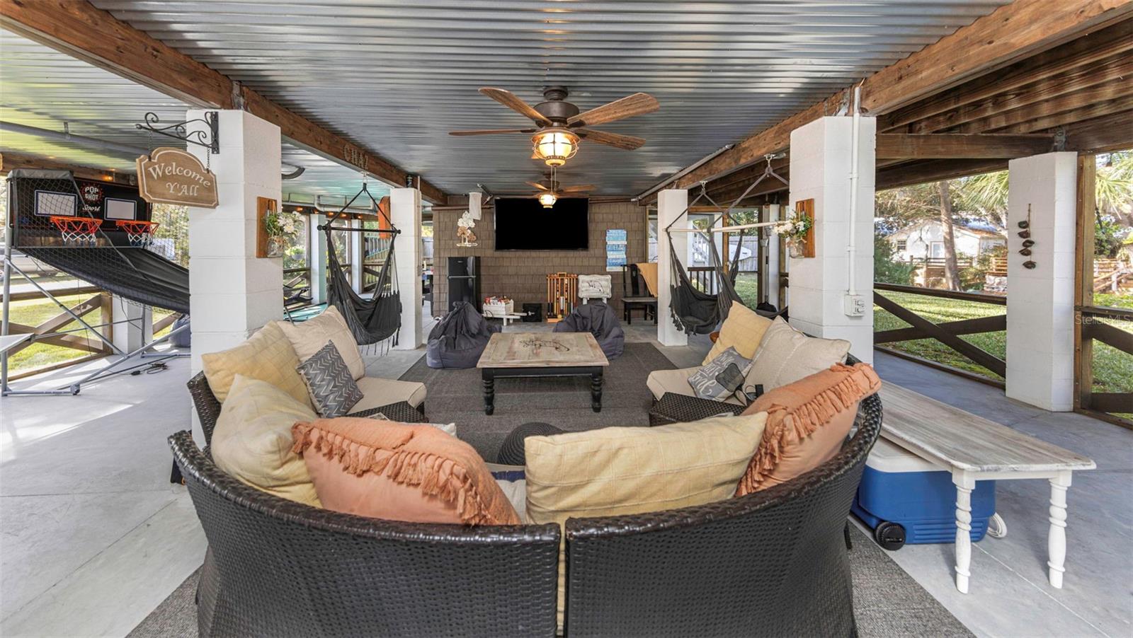 CHASSAHOWITZKA RIVER SHRS UN 1 - Residential