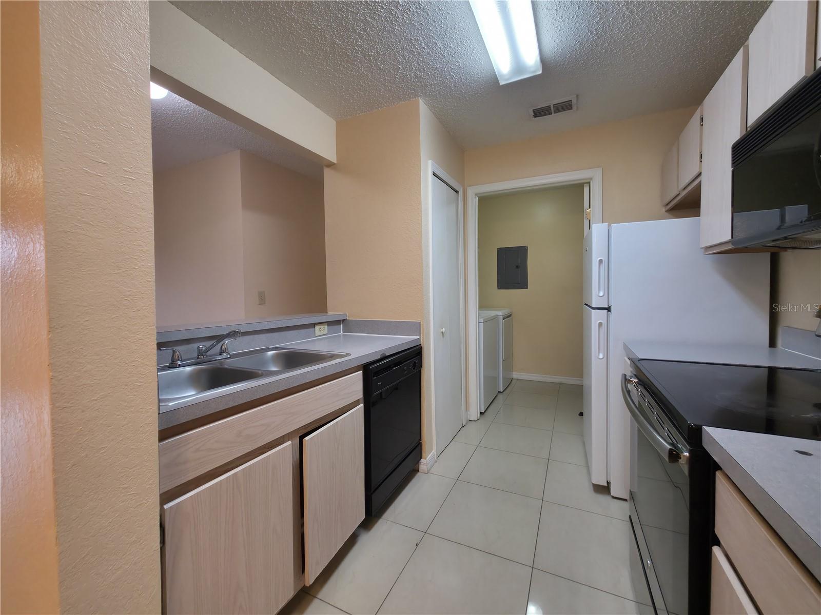 WINDSOR PARK AT GAINESVILLE, A CONDOMUNI - Residential