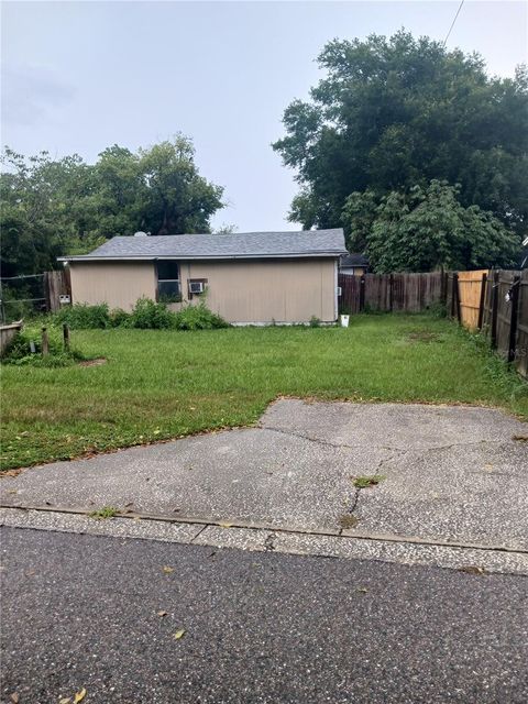 A home in APOPKA