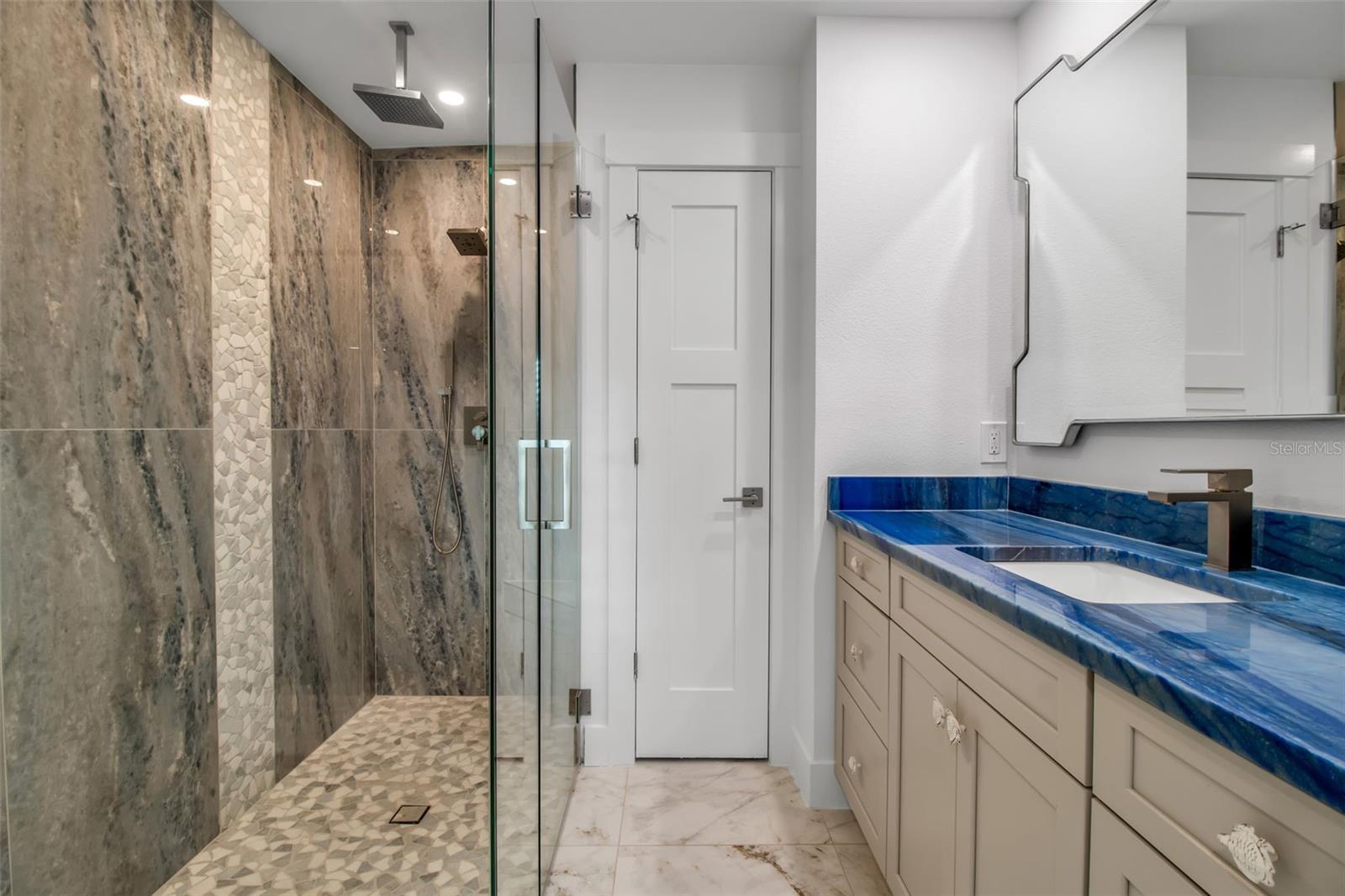 FAIRWINDS VILLAGE 2 - Residential