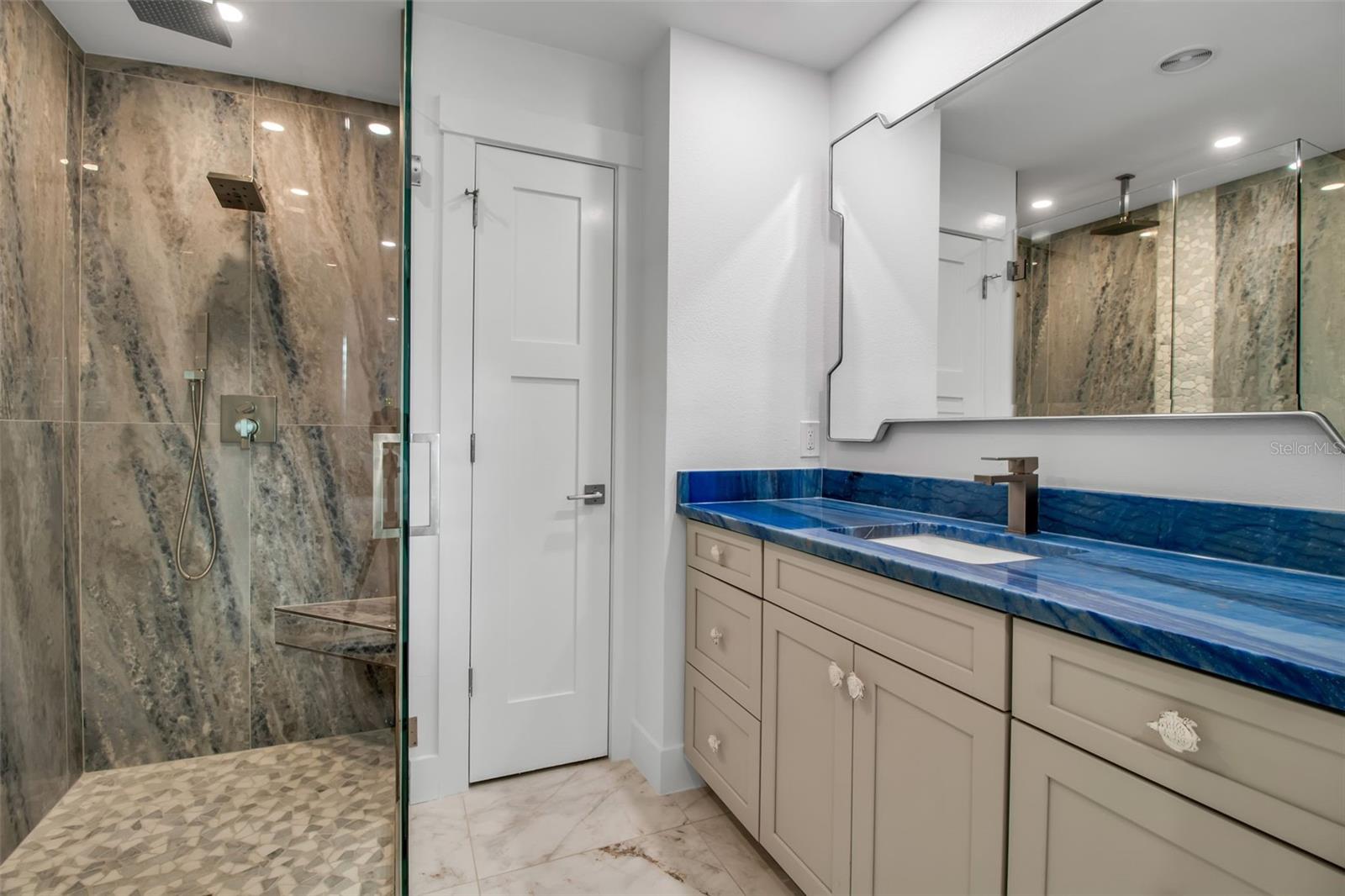 FAIRWINDS VILLAGE 2 - Residential