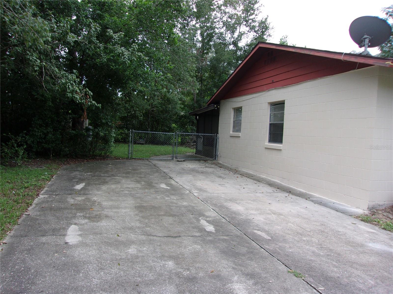 5700 NE 6TH PLACE