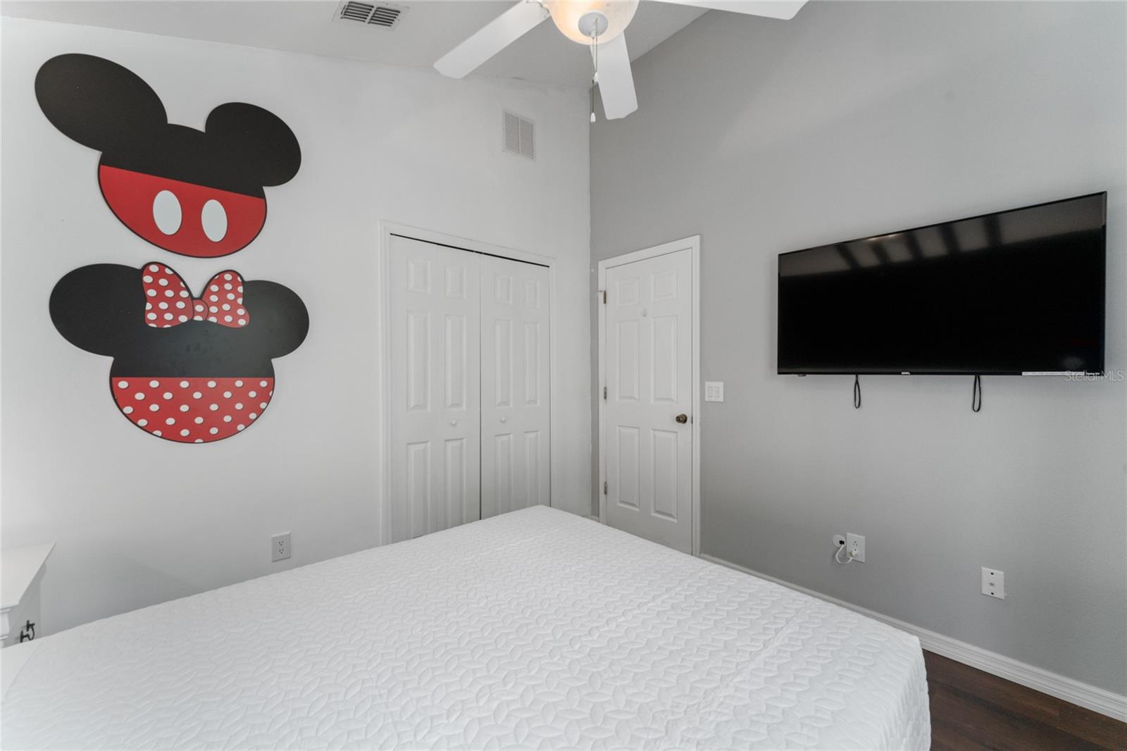 CRYSTAL COVE RESORT - Residential
