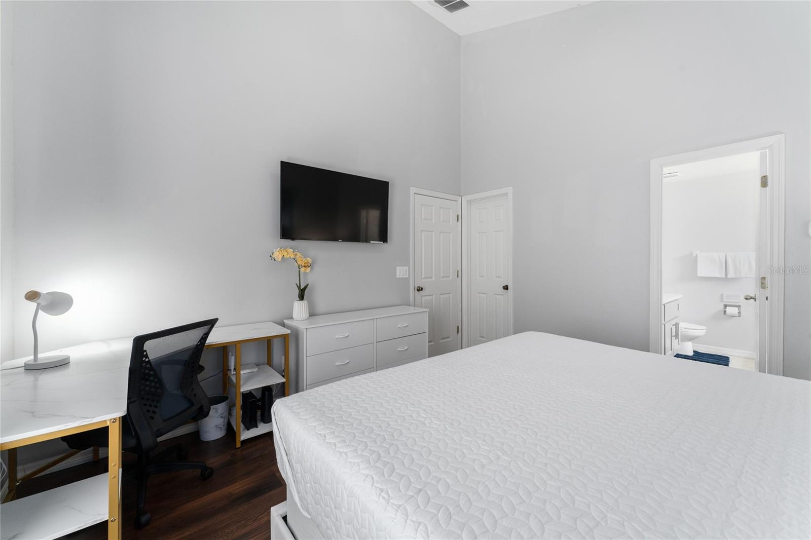 CRYSTAL COVE RESORT - Residential