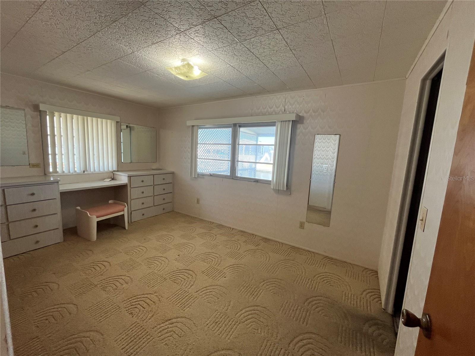 TROPIC ISLES MOBILE HOME ESTATES - Residential Lease