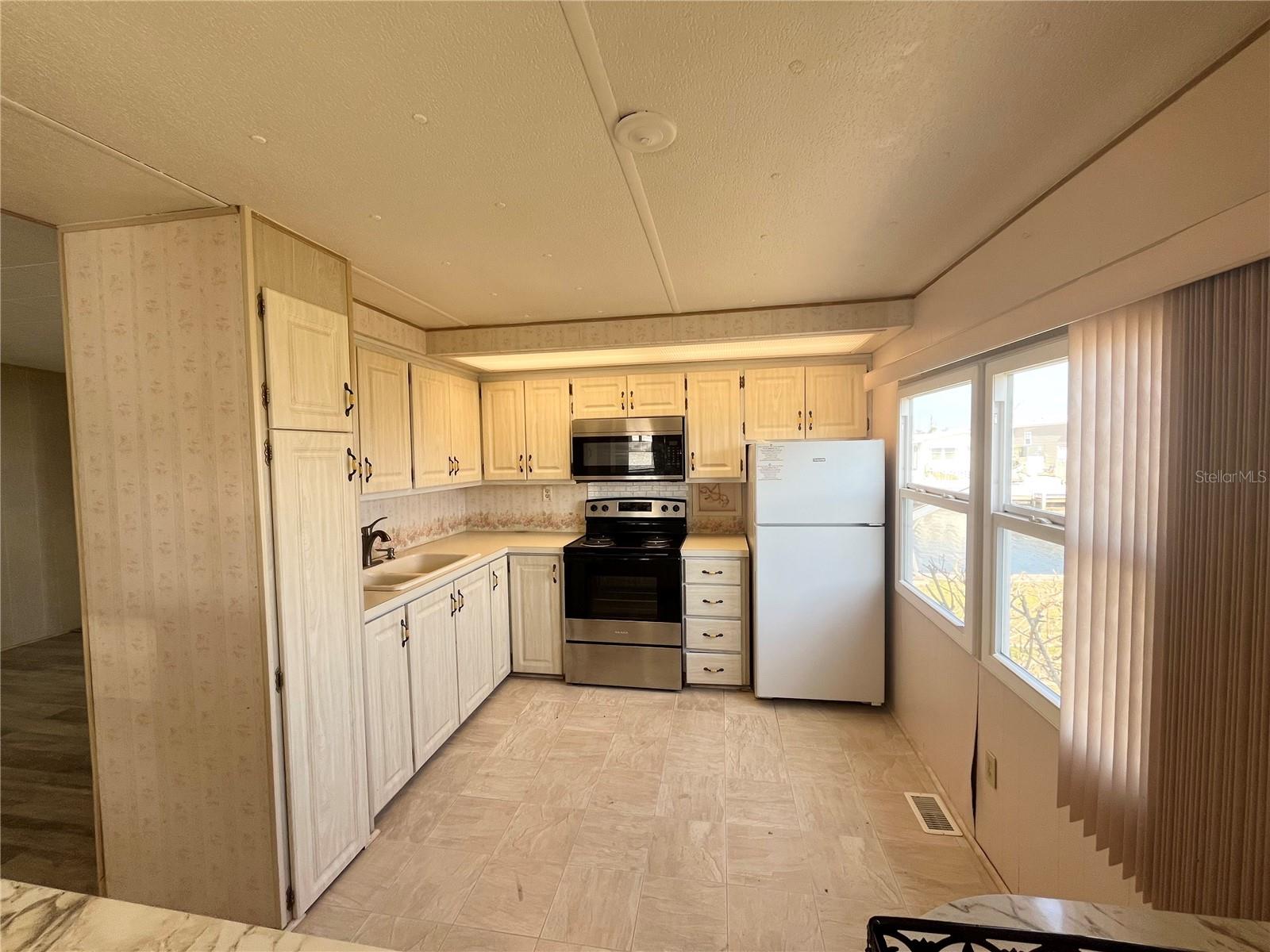 TROPIC ISLES MOBILE HOME ESTATES - Residential Lease