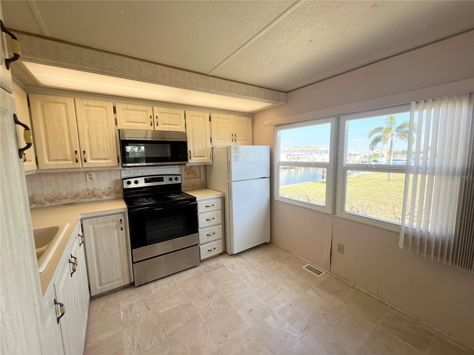 TROPIC ISLES MOBILE HOME ESTATES - Residential Lease